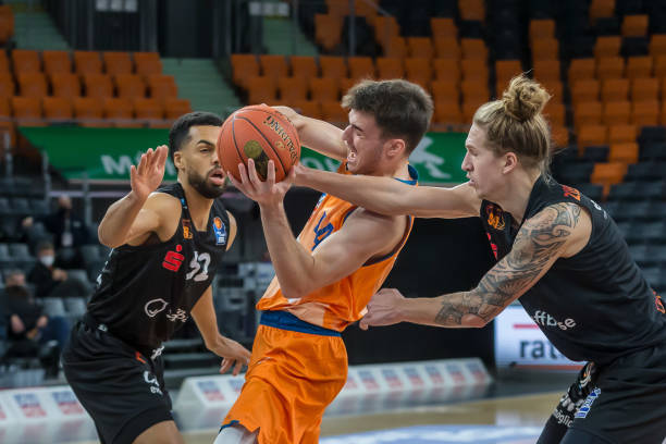 帮助球队打 帮助球队打